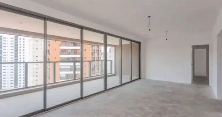Apartamento alto padrão à venda no condomínio Praça da Villa na Vila Nova Conceição em São Paulo-SP