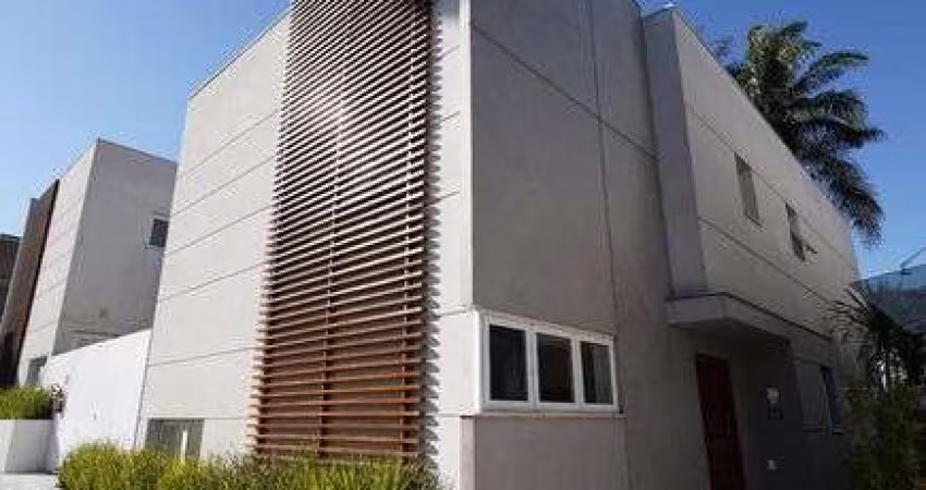 Casa de Ato Padrão à Venda Condomínio Hípica Garden em Granja Julieta, Zona Sul - SP
