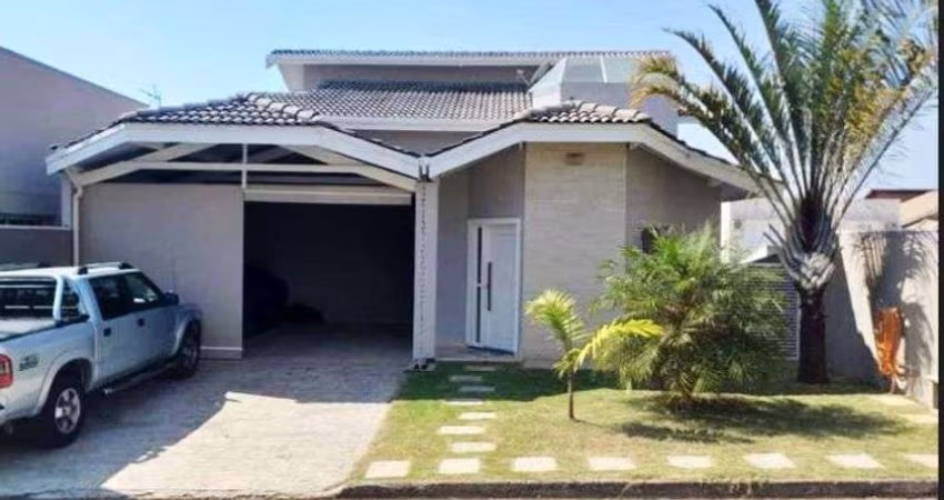 Casa de condomínio para venda tem 350 metros quadrados no Parque das Laranjeiras em Itatiba - SP.