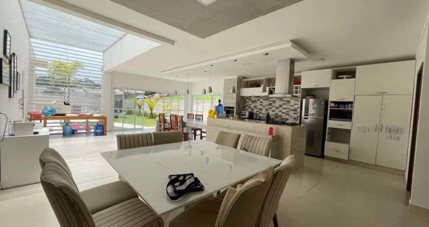 Casa alto padrão à venda no Condomínio Villa D`Ouro em Vinhedo - SP