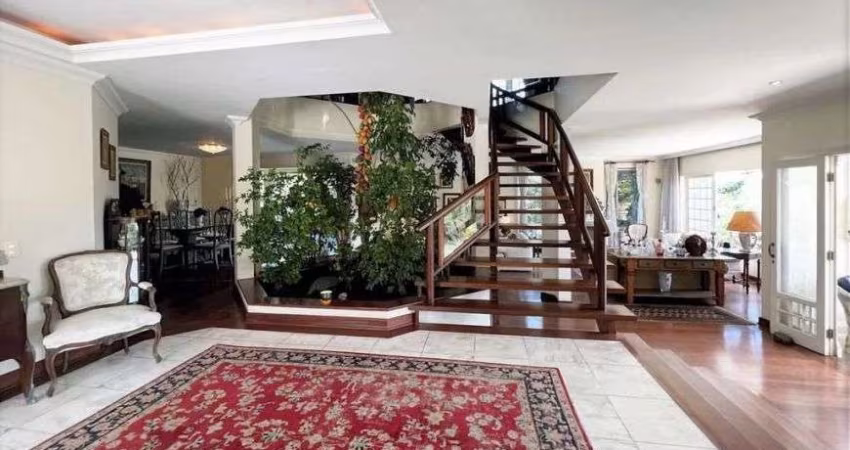 Casa sobrado de alto padrão à venda no Condomínio Palos Verdes na Granja Viana em Carapicuíba - SP