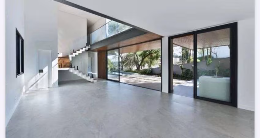 Casa sobrado alto padrão à venda no Condomínio Residencial Tamboré 10 em Santana de Parnaíba - SP