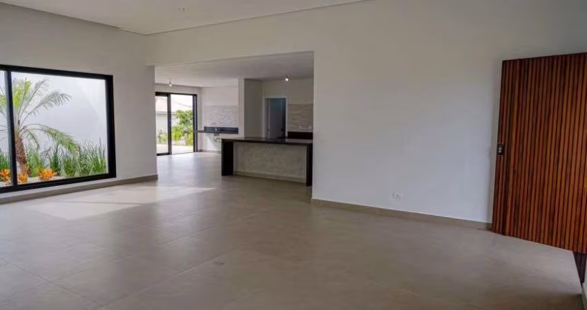 Casa térrea alto padrão à venda no Condomínio Saint Charbel em Araçoiaba da Serra - SP.
