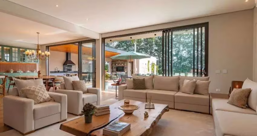 Casa sobrado de alto padrão à venda no Condomínio Portal do Japy Golf em Jacaré em Cabreúva - SP