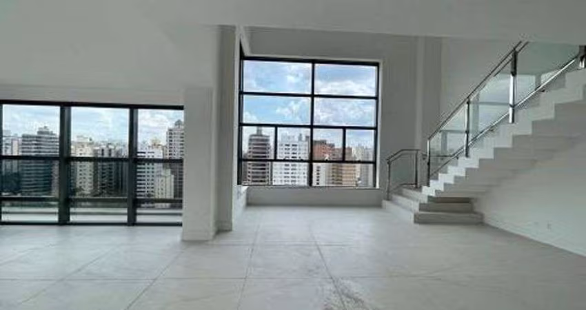 Apartamento duplex alto padrão à venda no Condomínio Vitra Cambuí em Campinas - SP