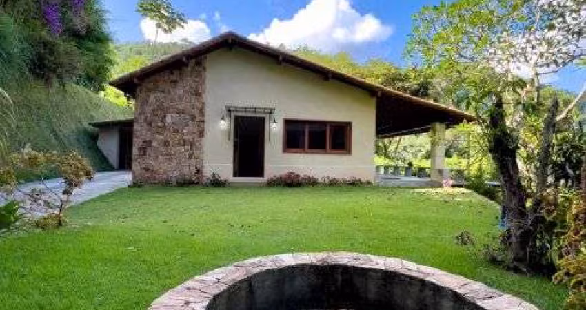 Casa térrea alto padrão à venda em Côrreas em Petrópolis - RJ
