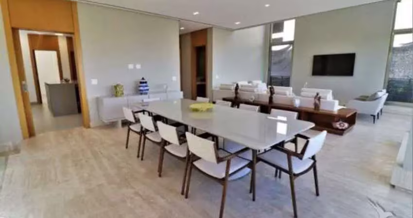 Casa de condomínio para venda tem 575 metros quadrados com 4 quartos