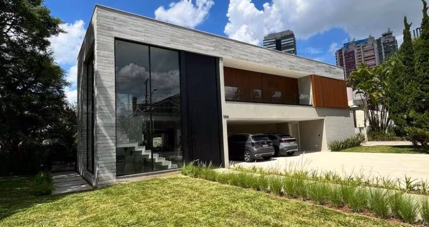 Sobrado à Venda no Condomínio Residencial Alphaville 2 em Barueri - SP