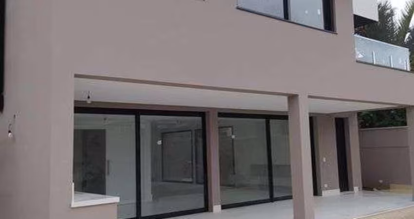 Casa à venda no Condomínio Tamboré 2 no bairro do Alphaville em Barueri - SP