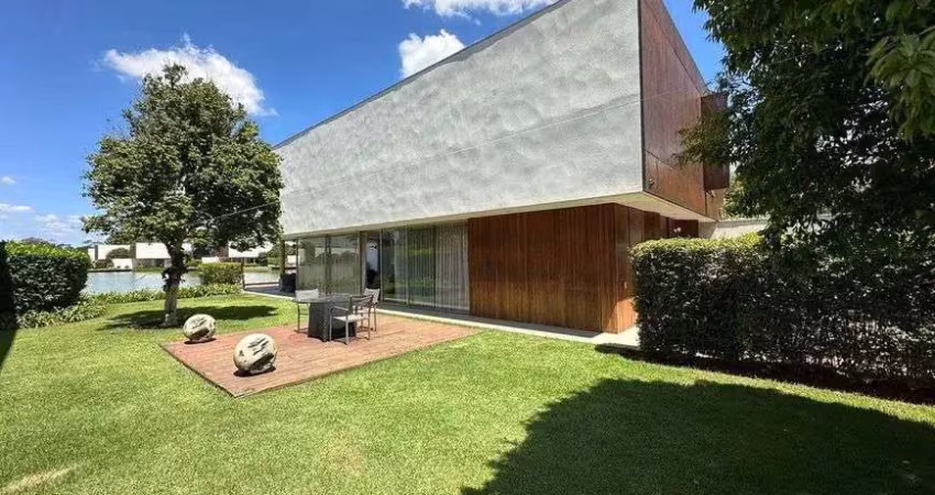 Casa com sobrado à venda no Condomínio Villa Fasano dos Lagos, Fazenda Boa Vista em Porto Feliz - SP