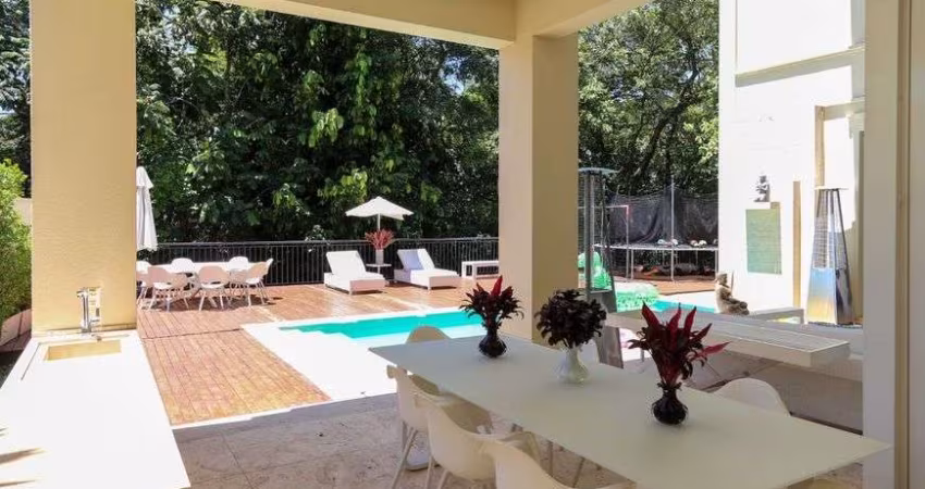 Casa à venda no Condomínio Alphaville em Campinas - SP.