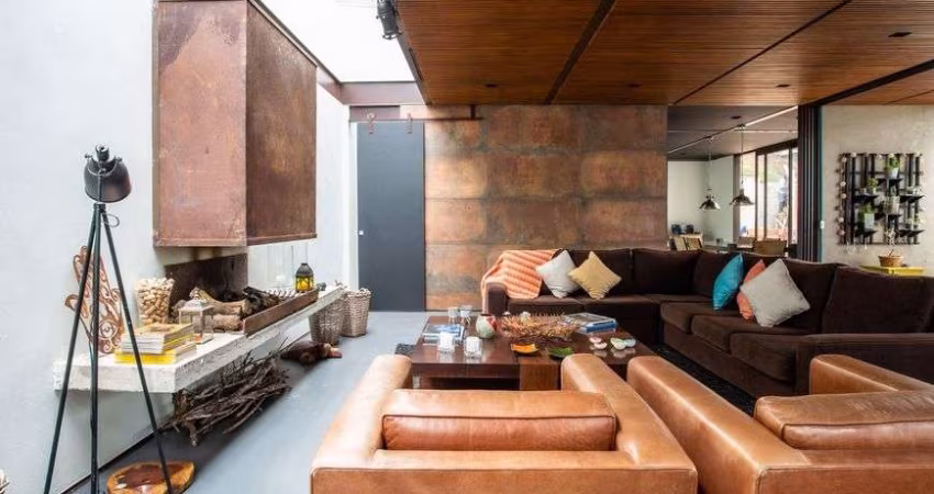 Casa de Luxo à venda no Condomínio Fazenda Itaipava- Rio de Janeiro.