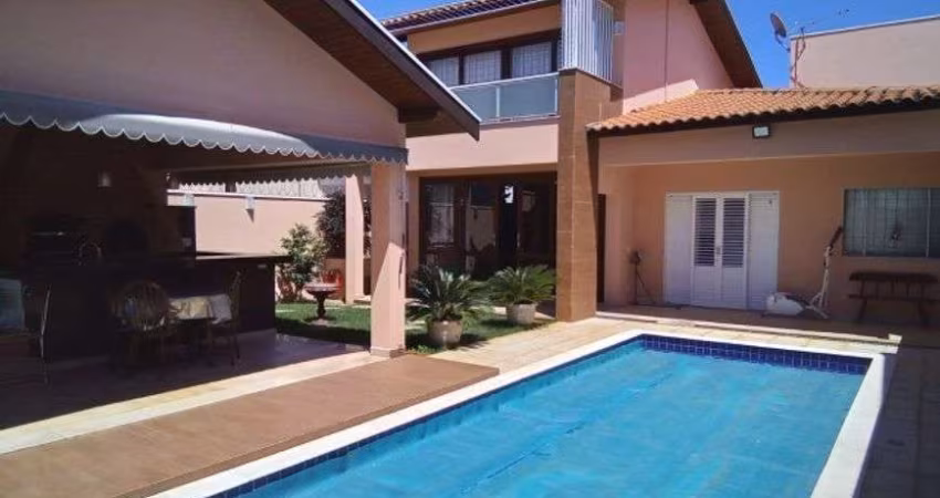 Casa à venda na Riviera de São João em São João da Boa Vista - SP.