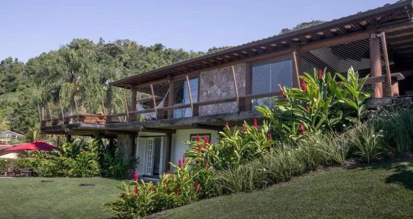 Casa de alto padrão à venda no Condomínio PortoGalo em Angra dos Reis - RJ.