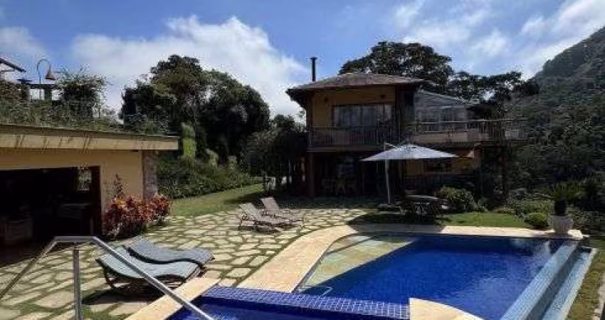 Casa sobrado à venda no Condomínio Parque Santa Júlia em Itaipava em Petrópolis - RJ