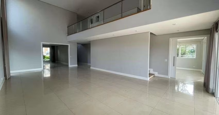 Casa com sobrado à venda no Condomínio Alphaville Conde 2 em Barueri - SP