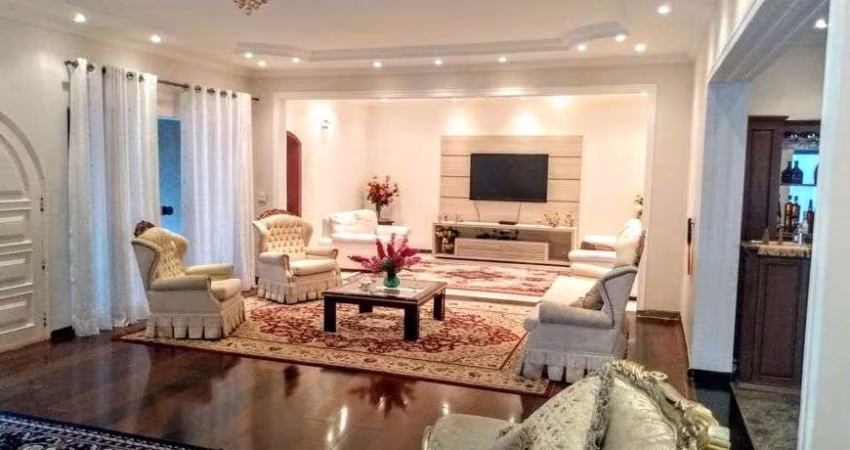 Casa para aluguel e venda possui 700 metros quadrados com 4 quartos