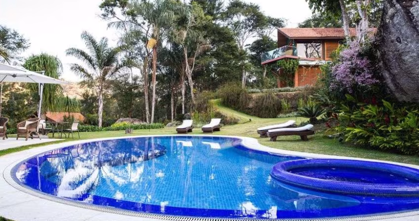 Casa à venda no Condomínio Vale do Barão em Petrópolis - RJ.