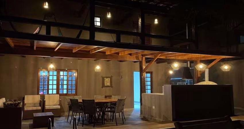 Casa em Condomínio Gruta das Lagostas em São Sebastião - São Paulo.