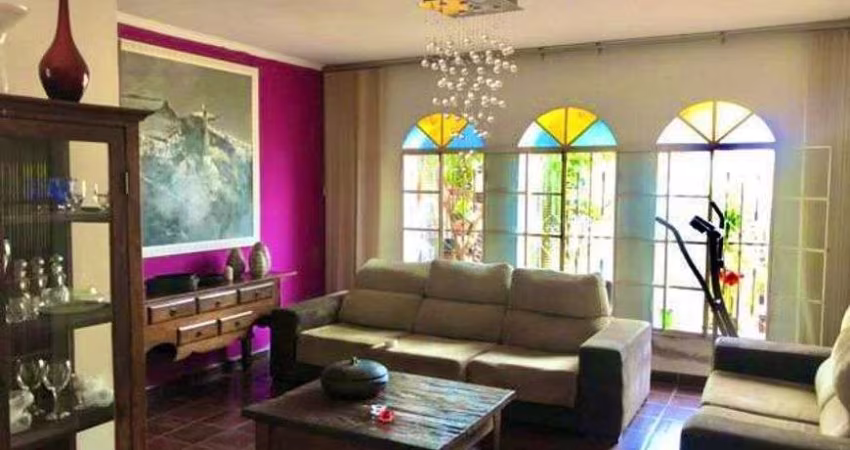 Casa para venda tem 300 metros quadrados com 4 quartos em Jardim Nova Europa - Campinas - SP.