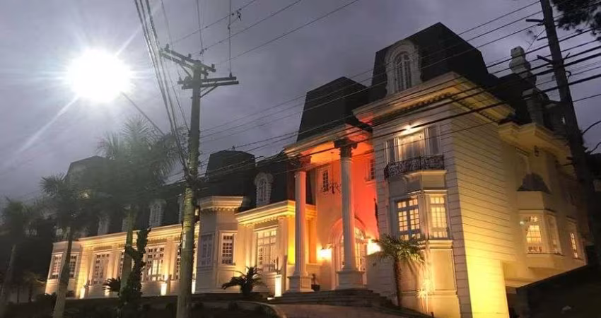 Casa alto luxo mobiliada à venda e locação no Condomínio Tamboré 3 em Santana de Parnaíba - SP.