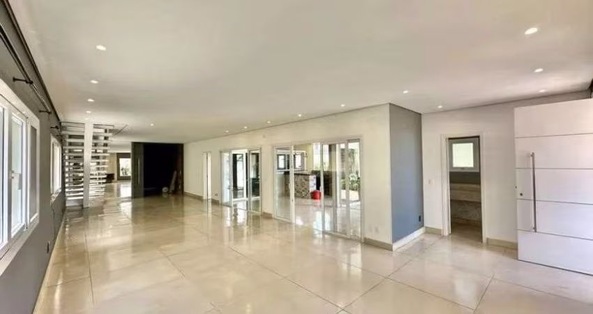 Casa sobrado à venda e locação no Condomínio Golf Village na Granja Viana em Carapicuíba - SP