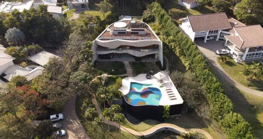 Casa de altíssimo padrão para venda no Condomínio Village Sans Souci em Valinhos - SP.