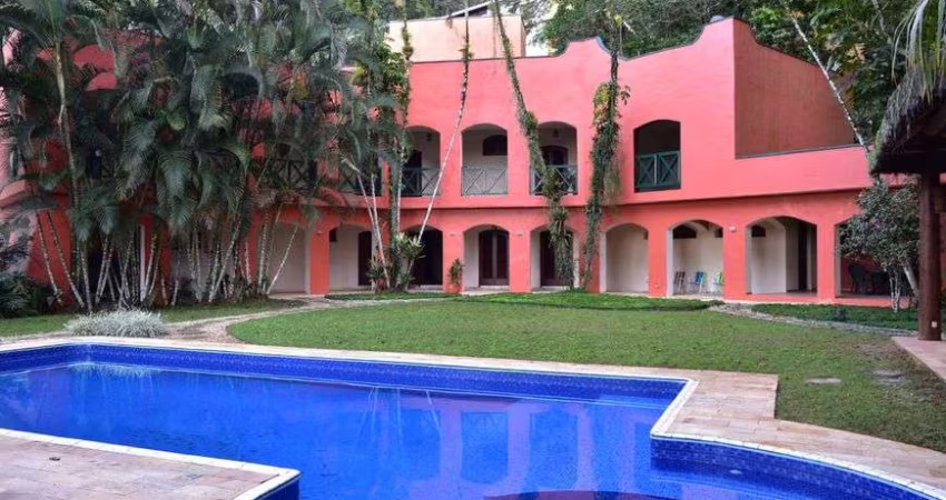 Casa de condomínio para venda possui 415 metros quadrados com 6 quartos