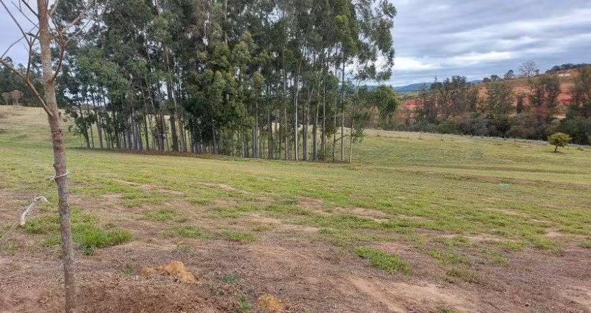 Terreno alto padrão à venda no Condominio Village Boa Vista em Porto Feliz - SP.