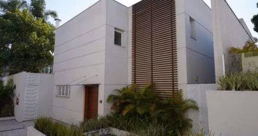 Casa de Ato Padrão à Venda Condomínio Hípica Garden em Granja Julieta, Zona Sul - SP