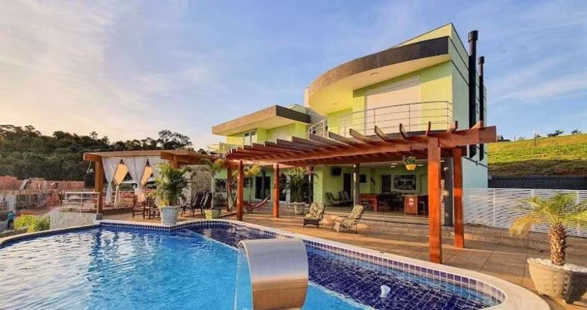 Casa de alto padrão à venda no Condomínio Serra Azul em Itupeva - São Paulo