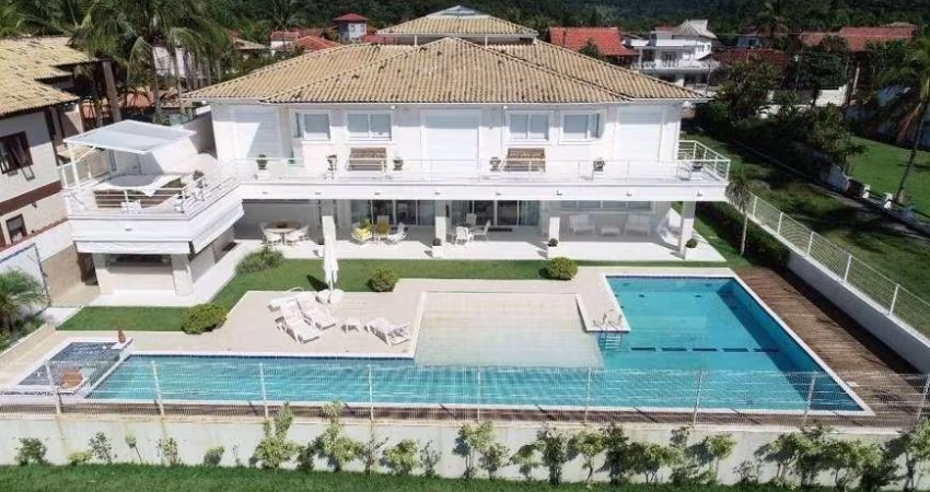 Casa Pé na Areia à venda e aluguel com 10 suítes na Praia do Capricórnio em Caraguatatuba