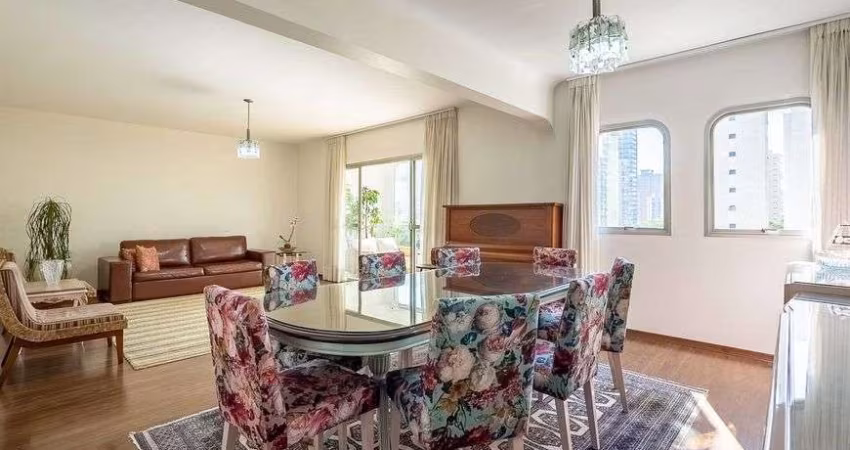 Apartamento para venda possui 196 metros quadrados com 4 quartos em Indianópolis - São Paulo - SP