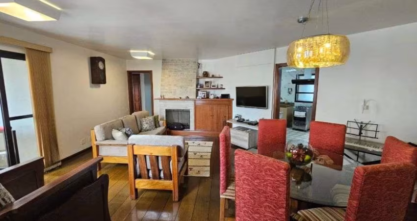 Apartamento alto padrão à venda no Condomínio Edifício Jardim Pássaros em Moema em São Paulo - SP