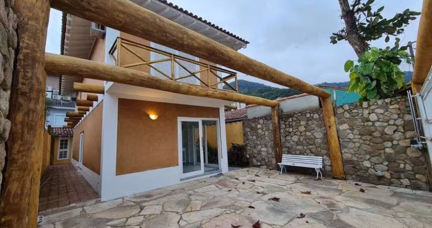 Excelente casa de Praia à venda em São Sebastião - São Paulo.