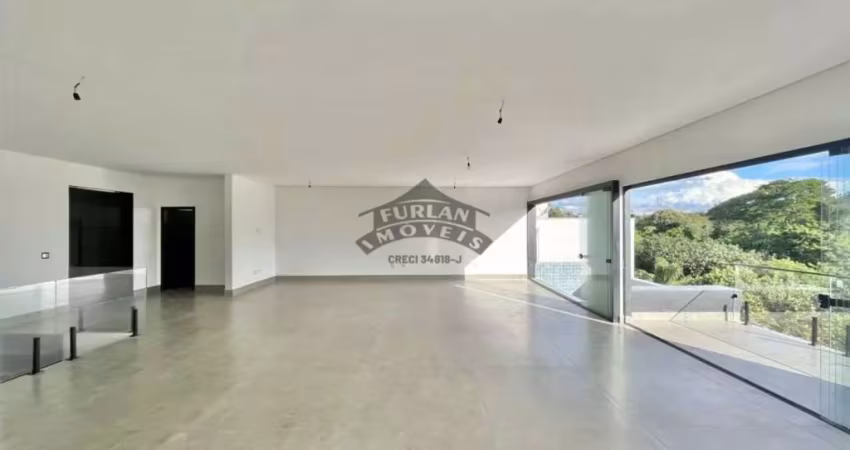 Casa Sobrado alto padrão à venda no Condomínio Golf Village em Carapicuíba - SP