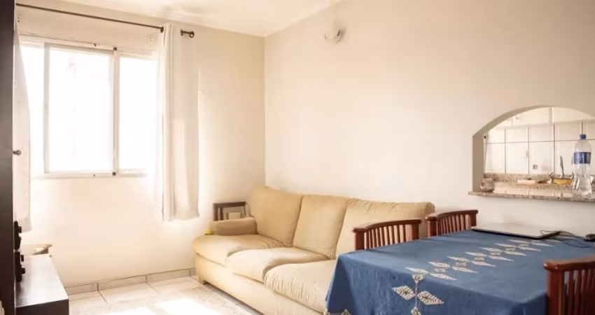 Apartamento mobiliado à venda na Av. Afonso Mariano Fagundes em Vila Saúde - SP