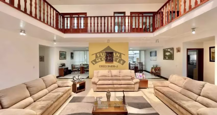 Casa Sobrado alto padrão à venda no Condomínio Golf Village em Carapicuíba - SP