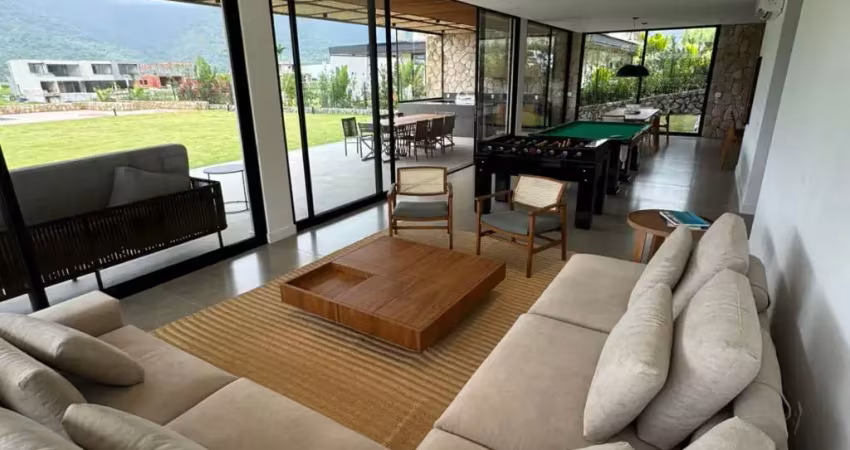 Casa de alto padrão para venda e locação diária no portobello resort em são brás em mangaratiba - rj