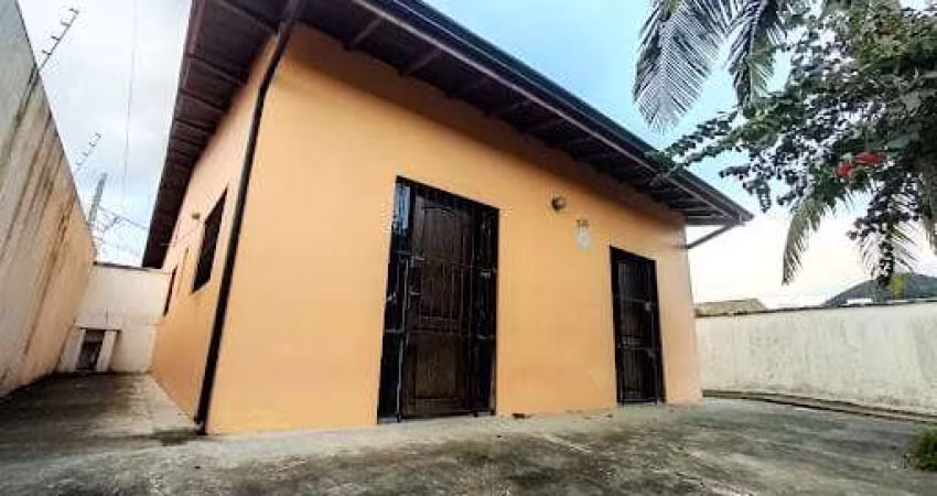 Casa à venda 4 Quartos, 2 Vagas, Martim de Sá, Caraguatatuba - SP