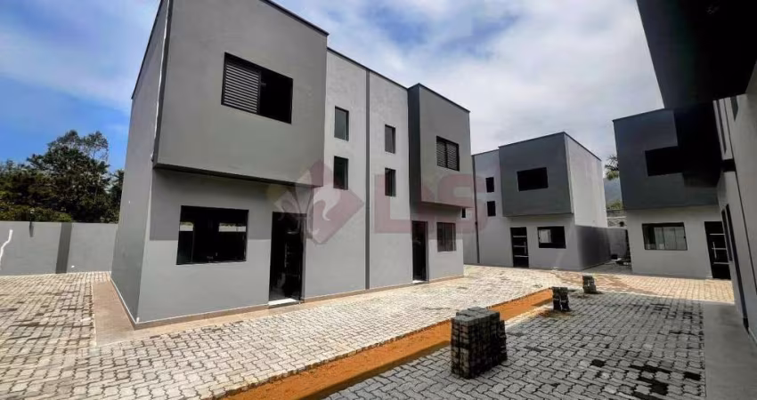 Casa à venda 2 Quartos, 1 Vaga, 75M², Capricórnio II, Caraguatatuba - SP