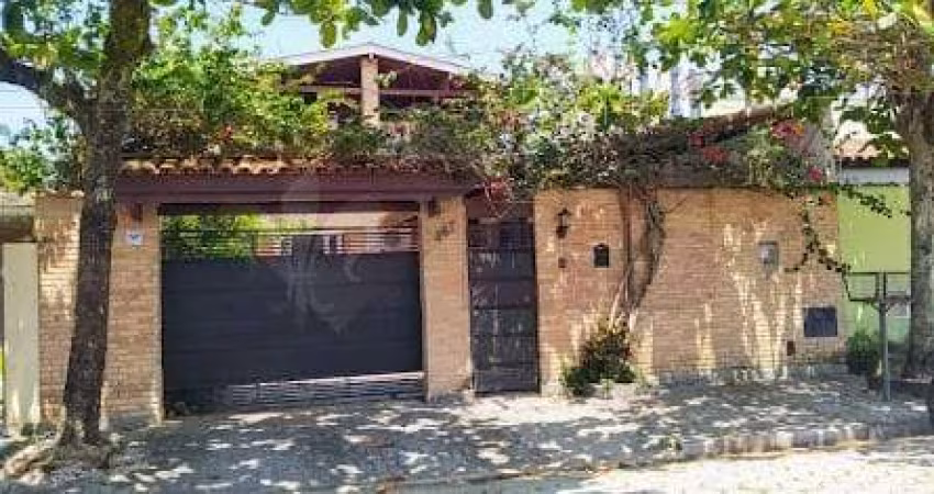 Casa à venda 5 Quartos, 1 Suite, 5 Vagas, Martim de Sá, Caraguatatuba - SP