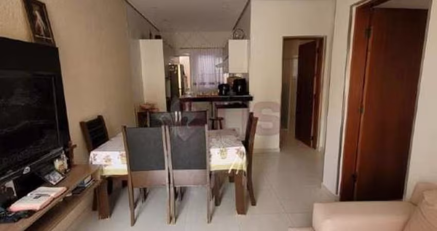 CASA TÉRREA EM CONDOMÍNIO, TOTALMENTE REFORMADA. IMÓVEL INTERESSANTE. vENHA CONHECER!