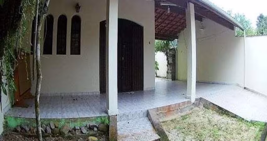 Casa à venda 3 Quartos, 1 Suite, 3 Vagas, 180M², Cidade Jardim, Caraguatatuba - SP