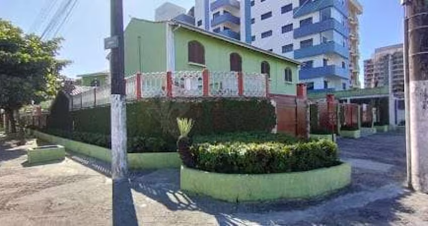 Casa em condomínio horizontal em um dos melhores bairros da Cidade de frente para o mar !