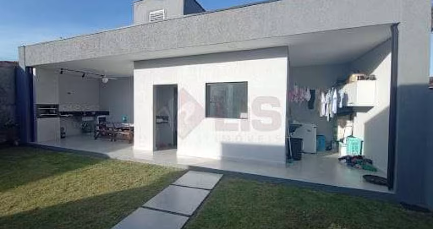 Casa à venda 3 Quartos, 1 Suite, 4 Vagas, 179M², Pontal de Santa Marina, Caraguatatuba - SP