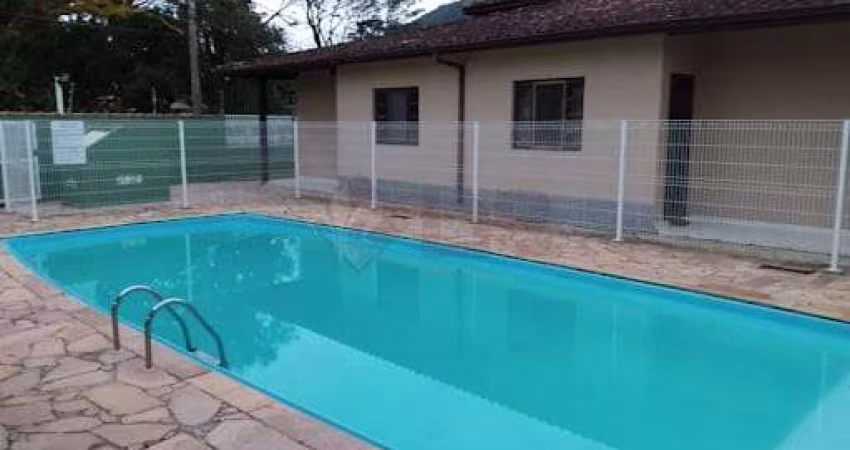 VENHA CONHECER ESTA CASA TÉRREA EM CONDOMÍNIO, NA PRAIA MARTIM DE SÁ,  COM SEGURANÇA E TRANQUILIDAD