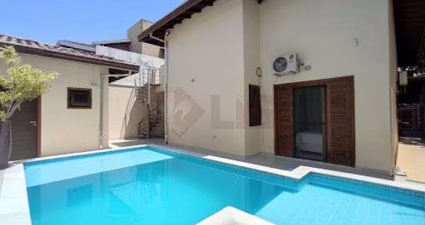 Casa à venda 3 Quartos, 2 Suites, 4 Vagas, 217M², Indaiá, Caraguatatuba - SP