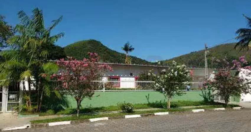 Casa à venda 6 Quartos, 1 Suite, 10 Vagas, Martim de Sá, Caraguatatuba - SP