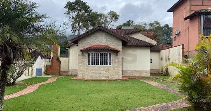 Casa à venda 2 Quartos, 1 Suite, 5 Vagas, 80.67M², Massaguaçu, Caraguatatuba - SP